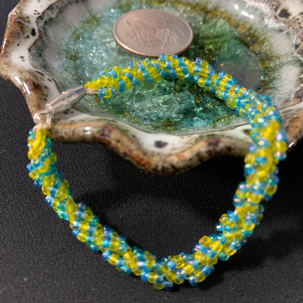 Handbeaded Bracelet - Picture 3 of 5